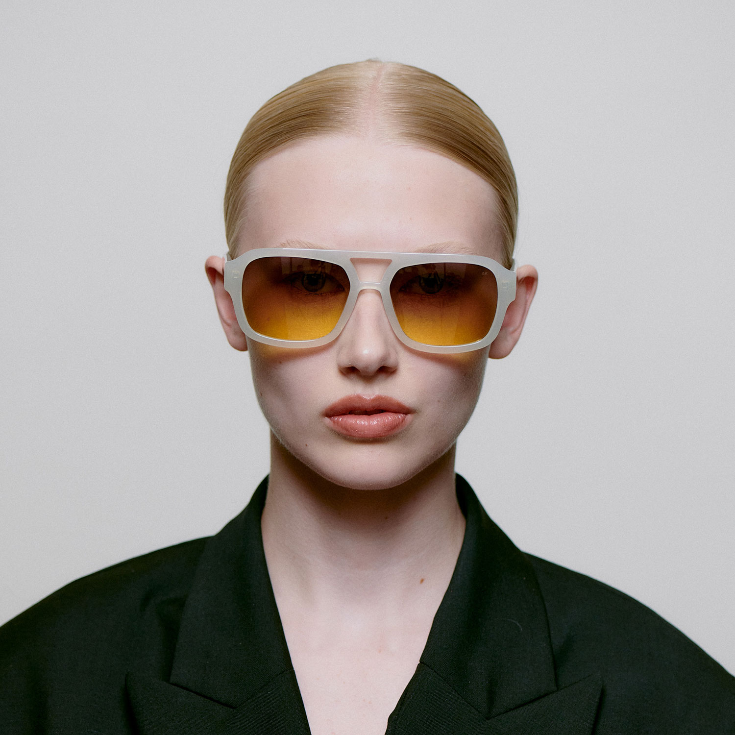 A.Kjaerbede Kaya Sonnenbrille Cream Bone