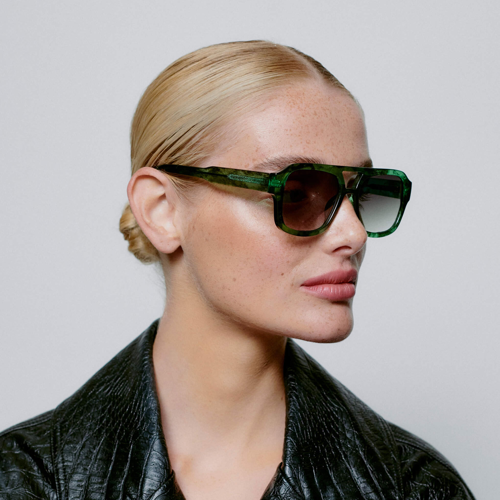 A.Kjaerbede Kaya Sonnenbrille Green Marble Transparent