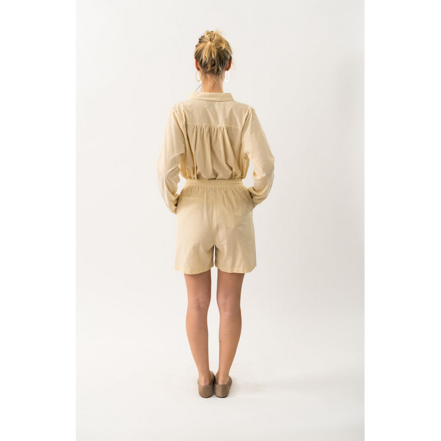 Lolly's Laundry Lari Bluse in Camel Ecru gestreift von Lolly's Laundry Model hinten