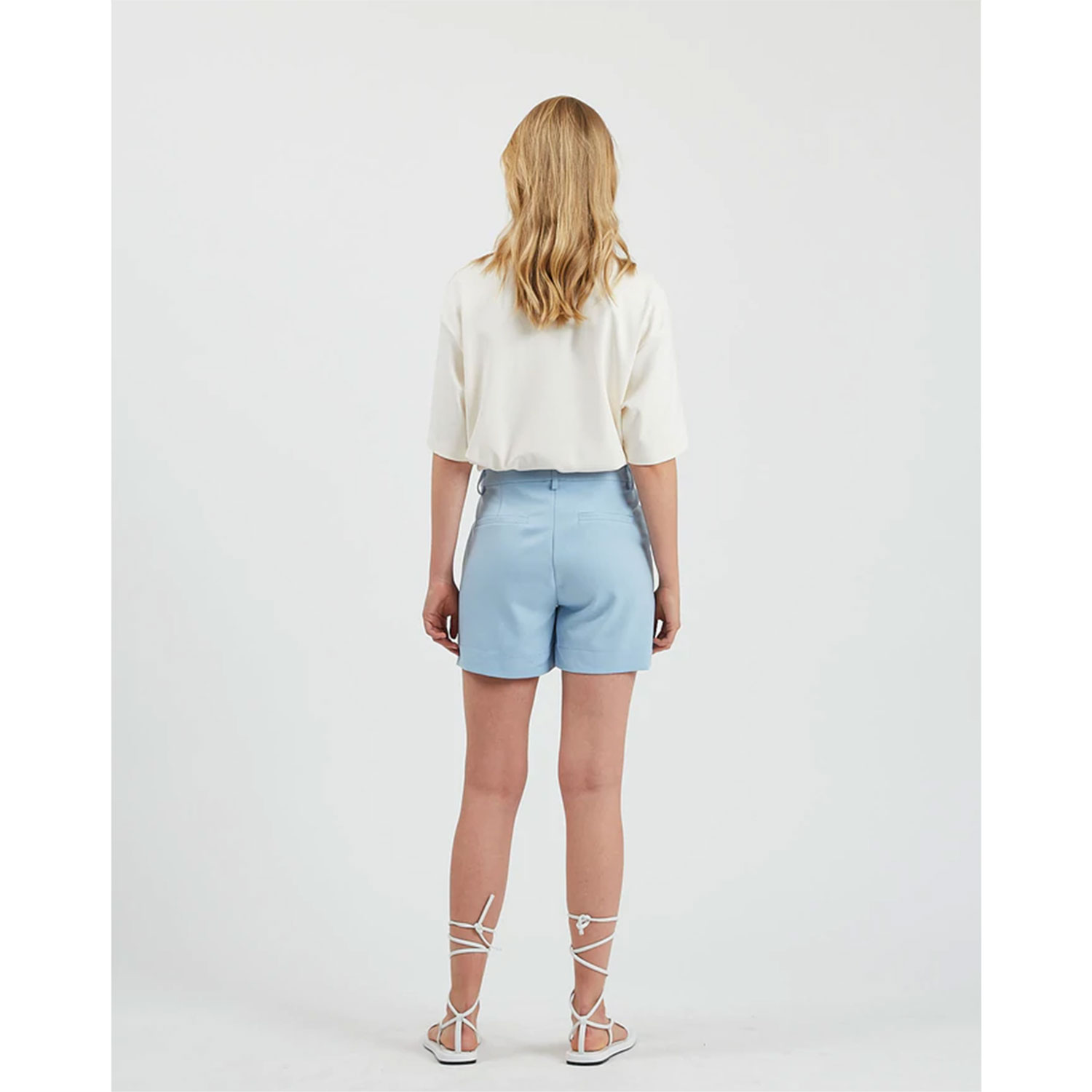 Minimum Liljana Minimum Shorts hellblau Model hinten