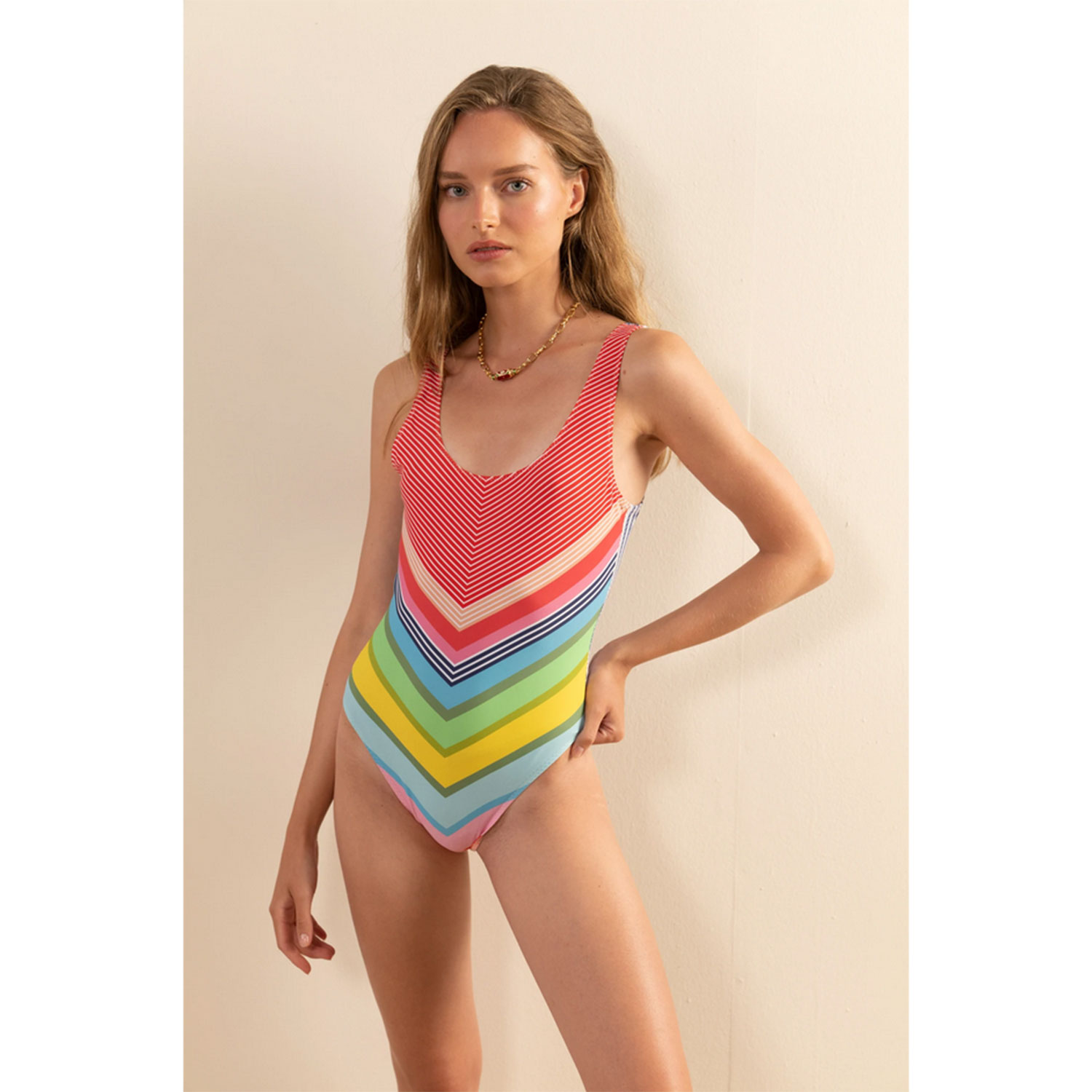 Me369 Lisa Me369 Badeanzug farbig Model vorne