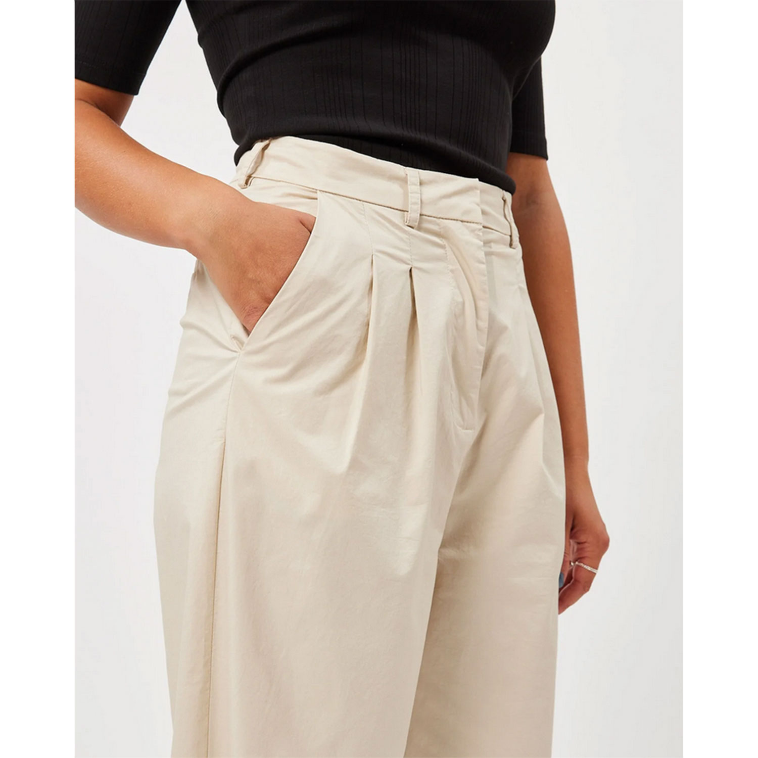 Minimum Lokki Minimum Hose Beige Detail