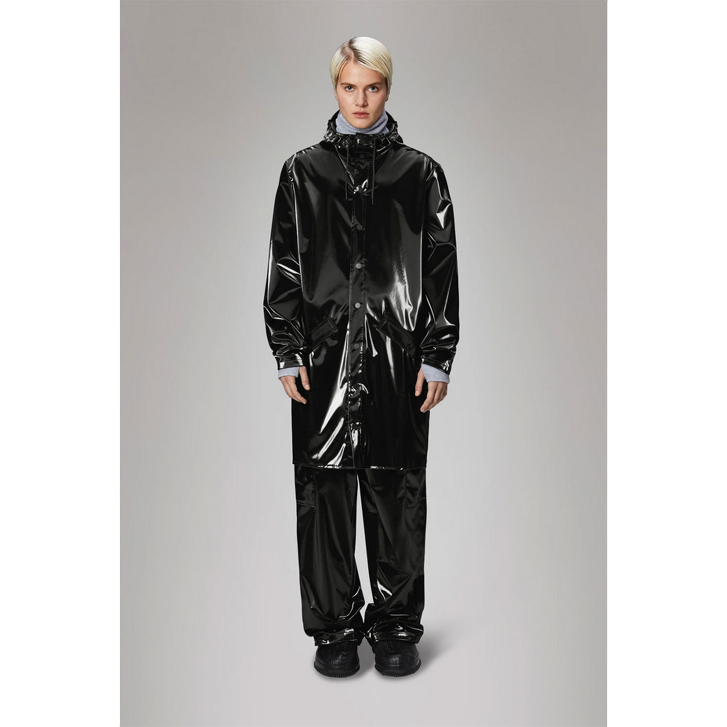 Rains Long Jacket RAINS Regenjacke Schwarz Model vorne