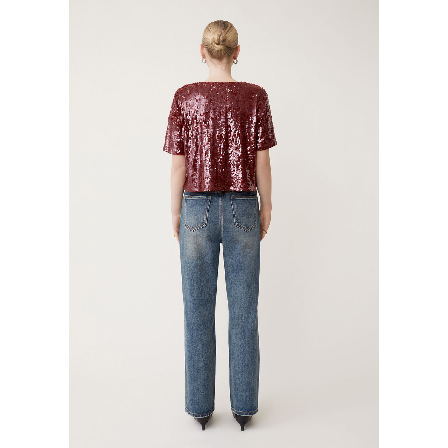 Suncoo Louise Kurzarm Bluse mit Pailetten in Bordeauxrot von Suncoo Model hinten