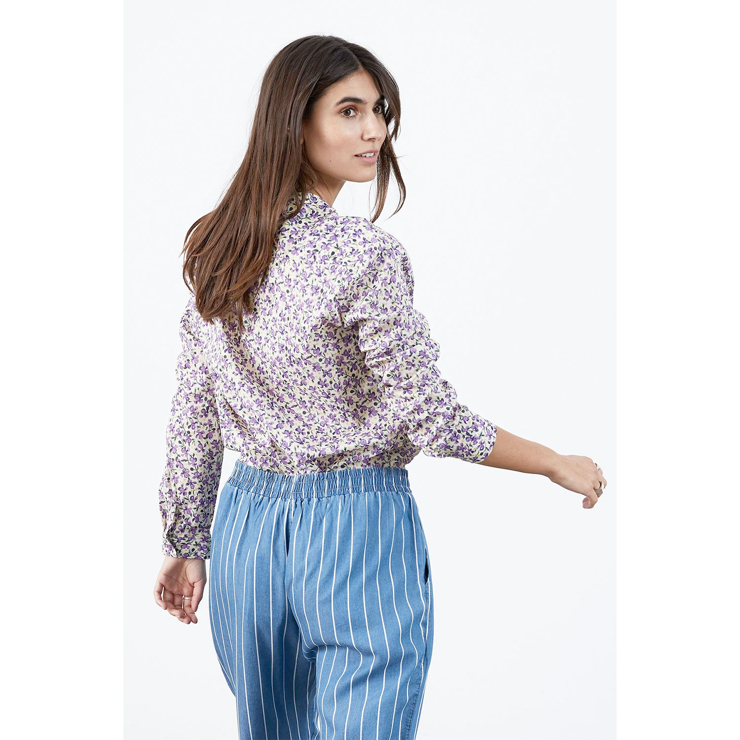 Lolly's Laundry Lux Lollys Laundry Bluse violett Model hinten