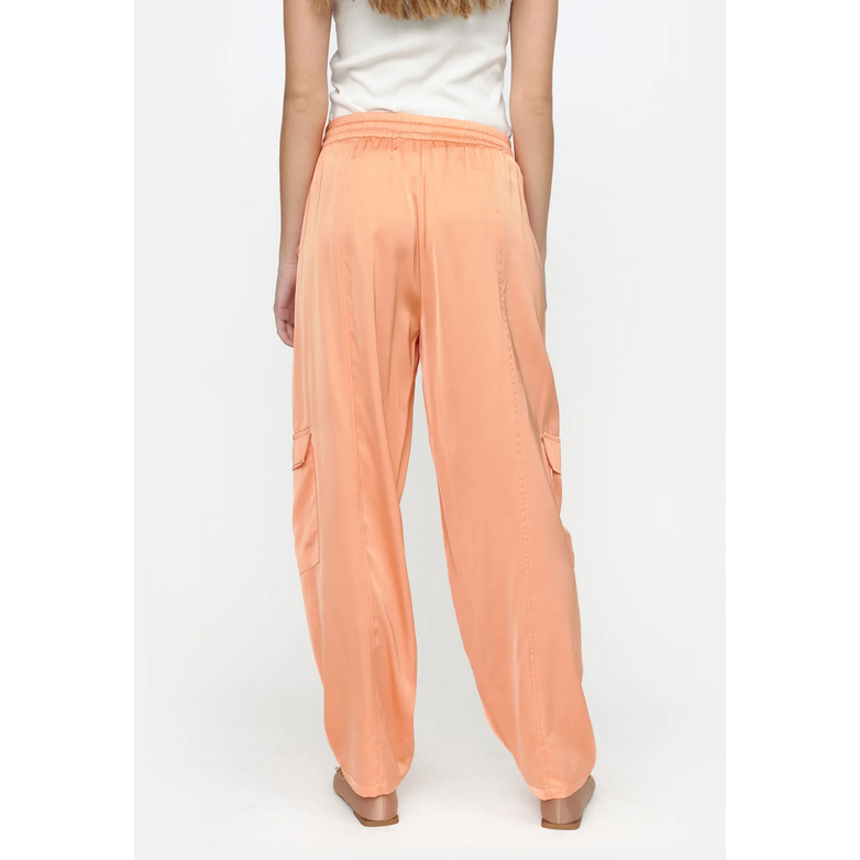 Soft Rebels Mallow Soft Rebels Hose Coral Model hinten