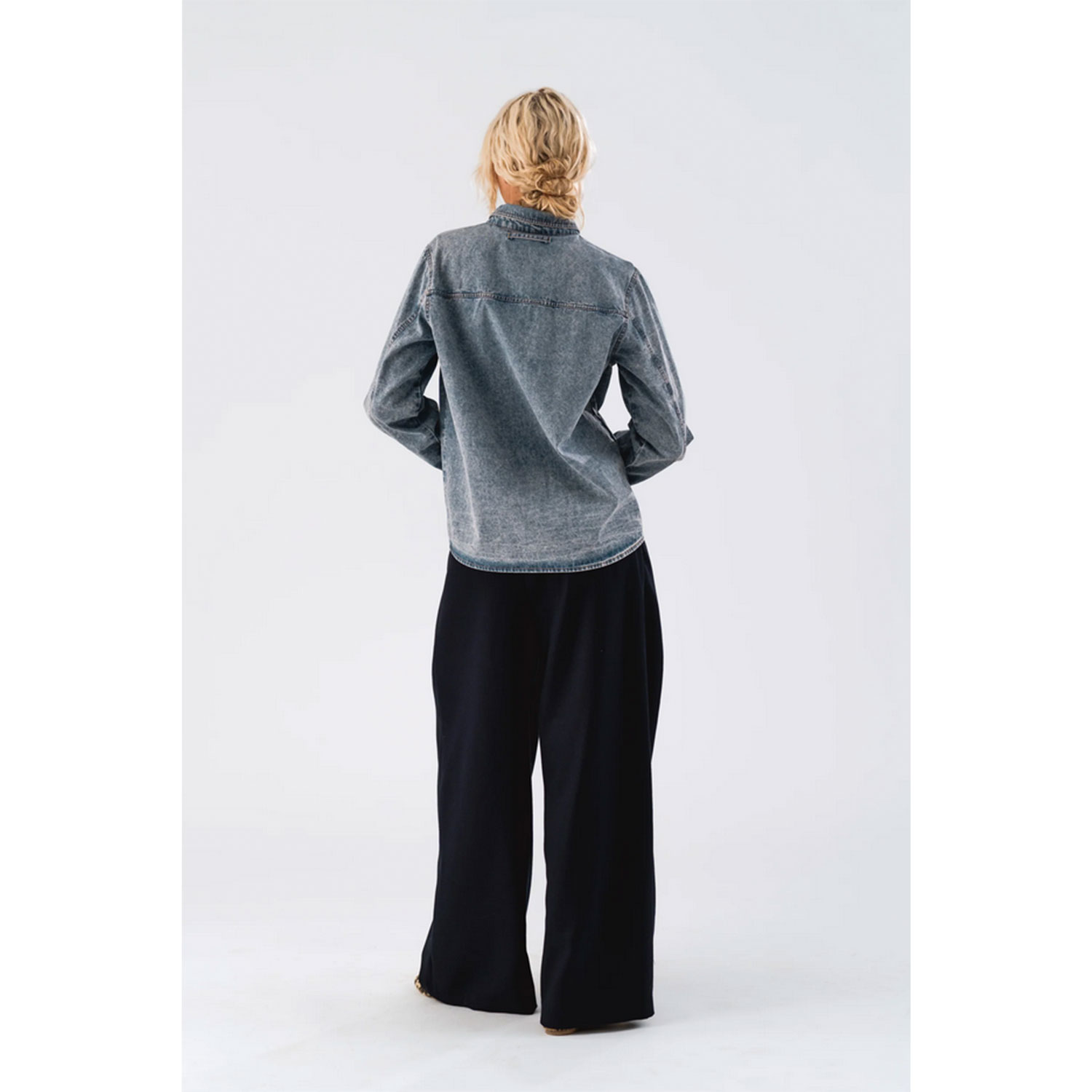 Lolly's Laundry Meg Lollys Laundry Hemd Denim Blau Model hinten