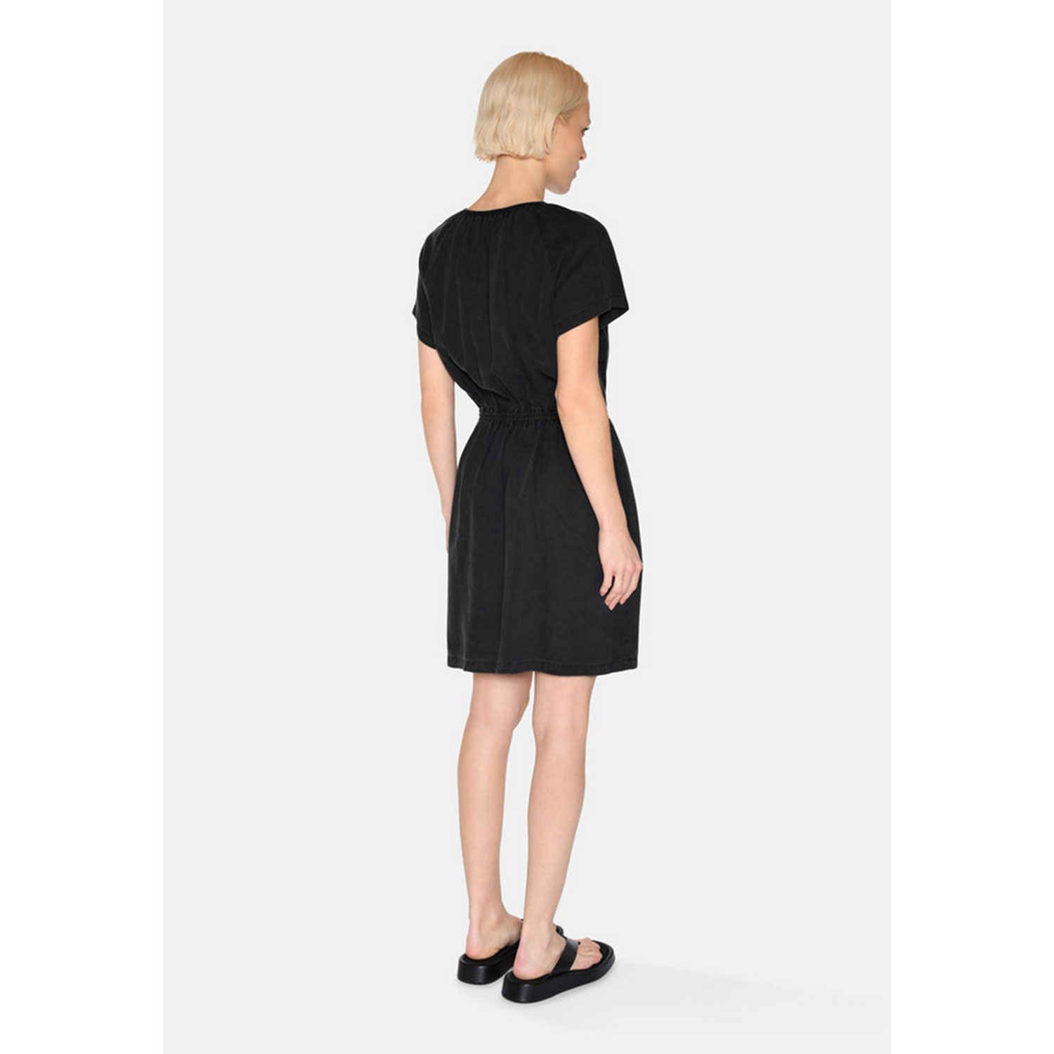 Minimum Mila Kleid Black