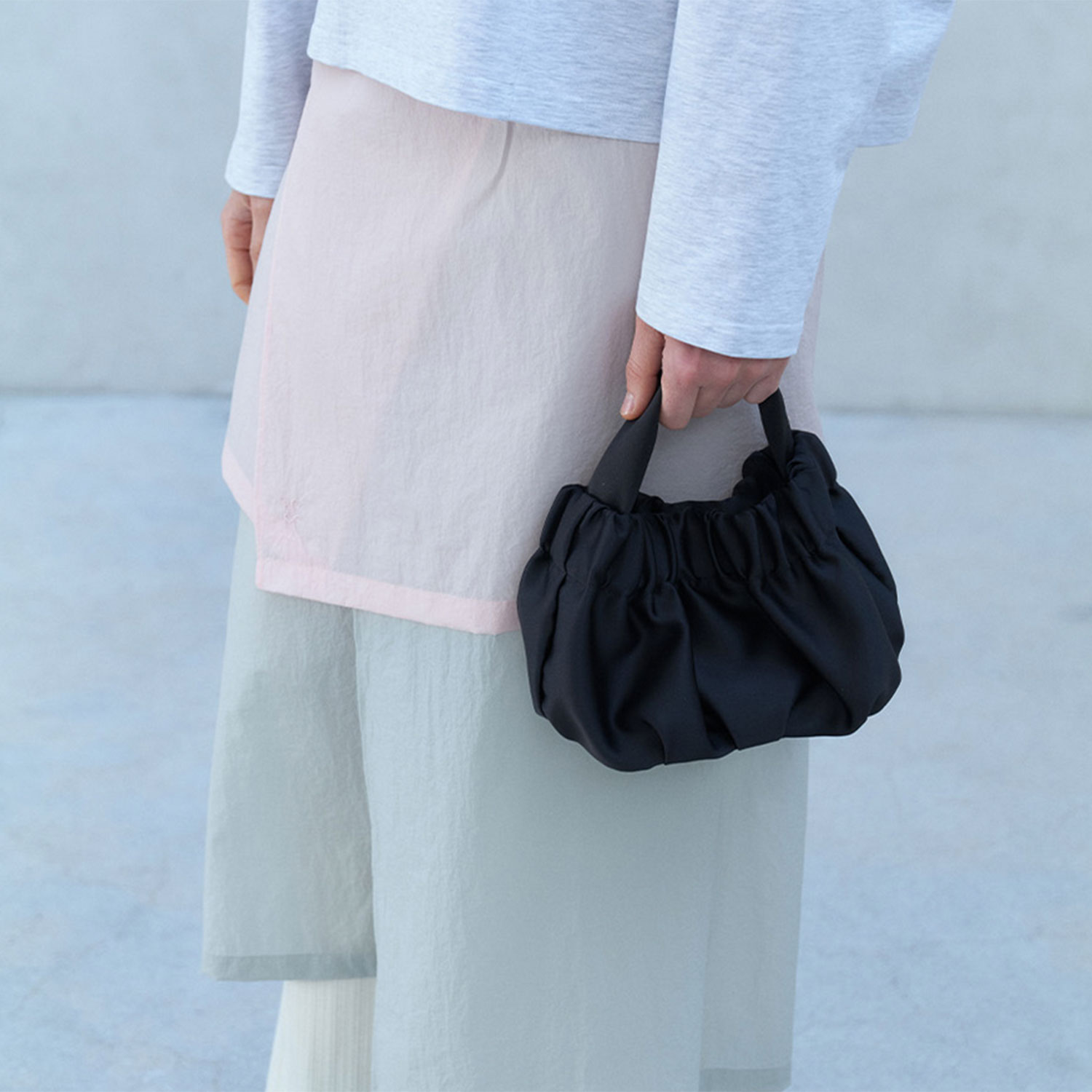 ACOC Mini Tiered Tasche Black