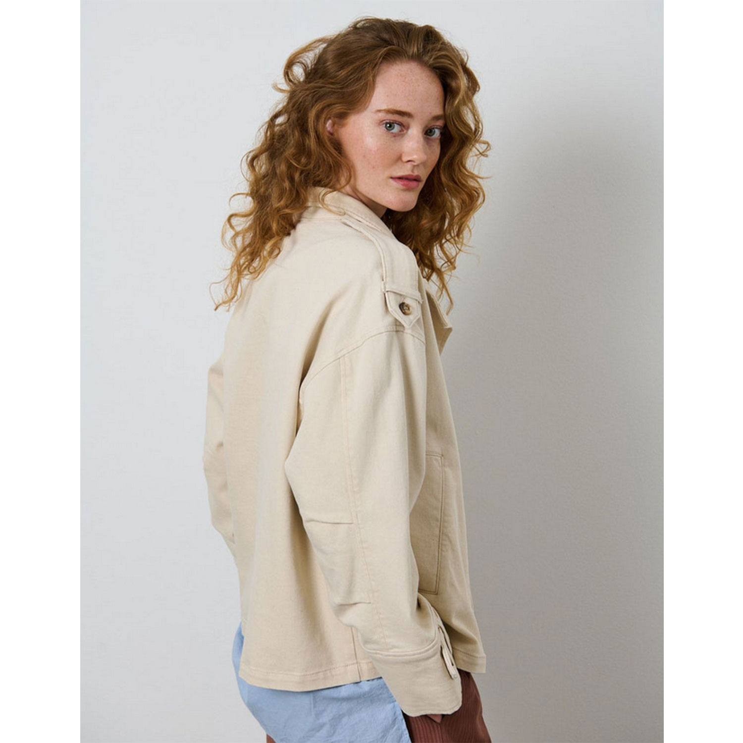 La Rouge Nature Jeansjacke in Ecru von La Rouge Model Seite