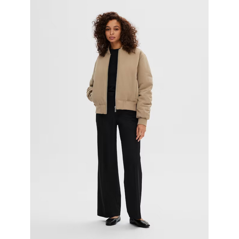Selected Femme Netra Selected Femme Bomberjacke Graubeige Model Vorne