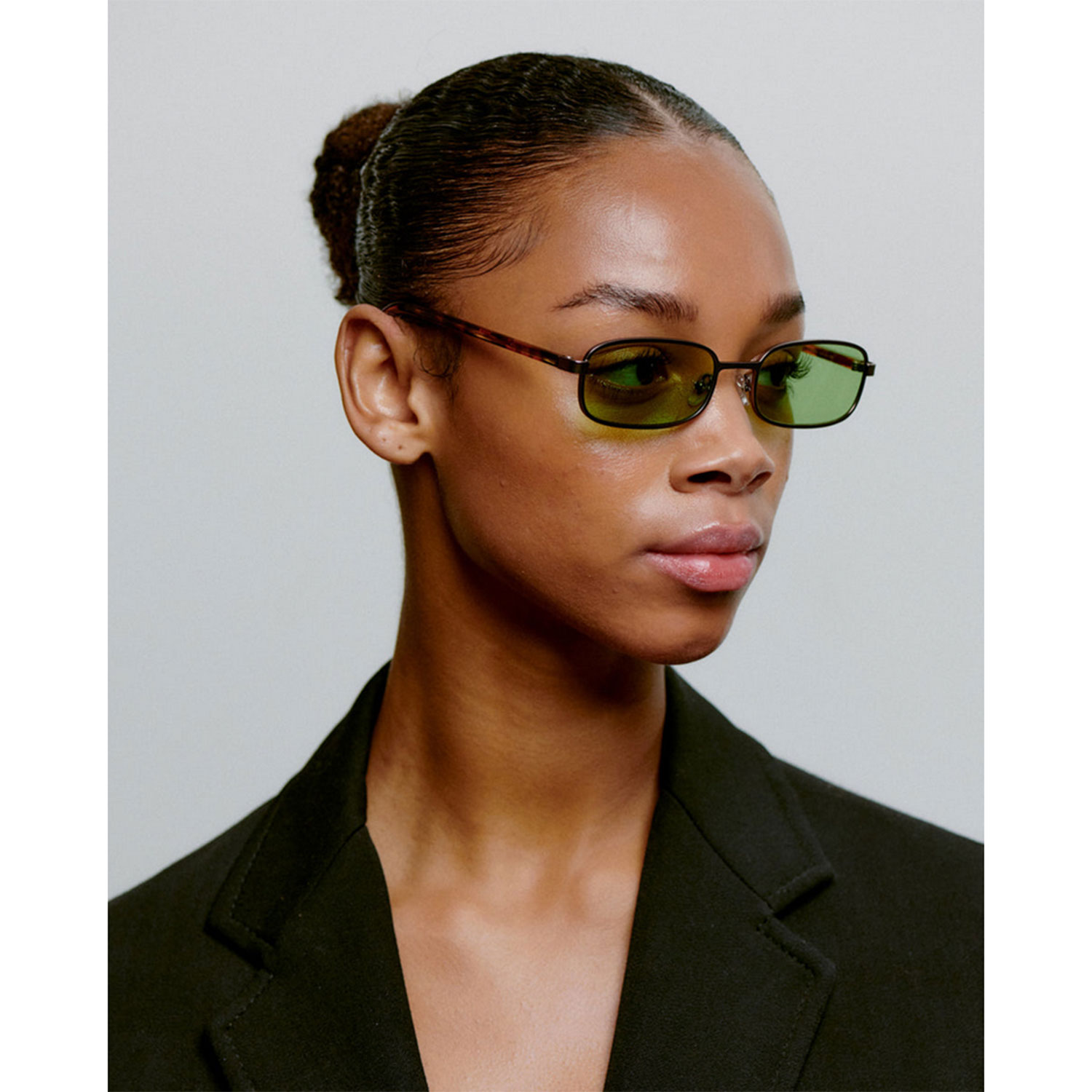 A.Kjaerbede Noah Sonnenbrille in Braun meliert mit mattem Metallic von A.Kjaerbede Model seite