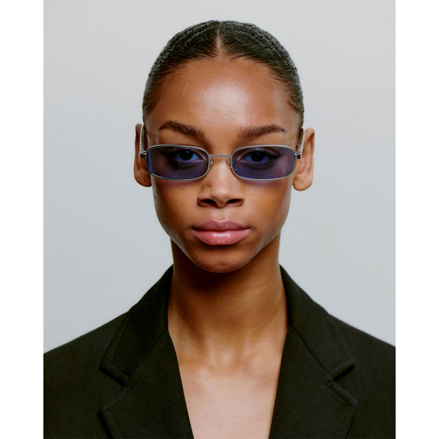 A.Kjaerbede Noah Sonnenbrille in Silber von A.Kjaerbede Model vorne