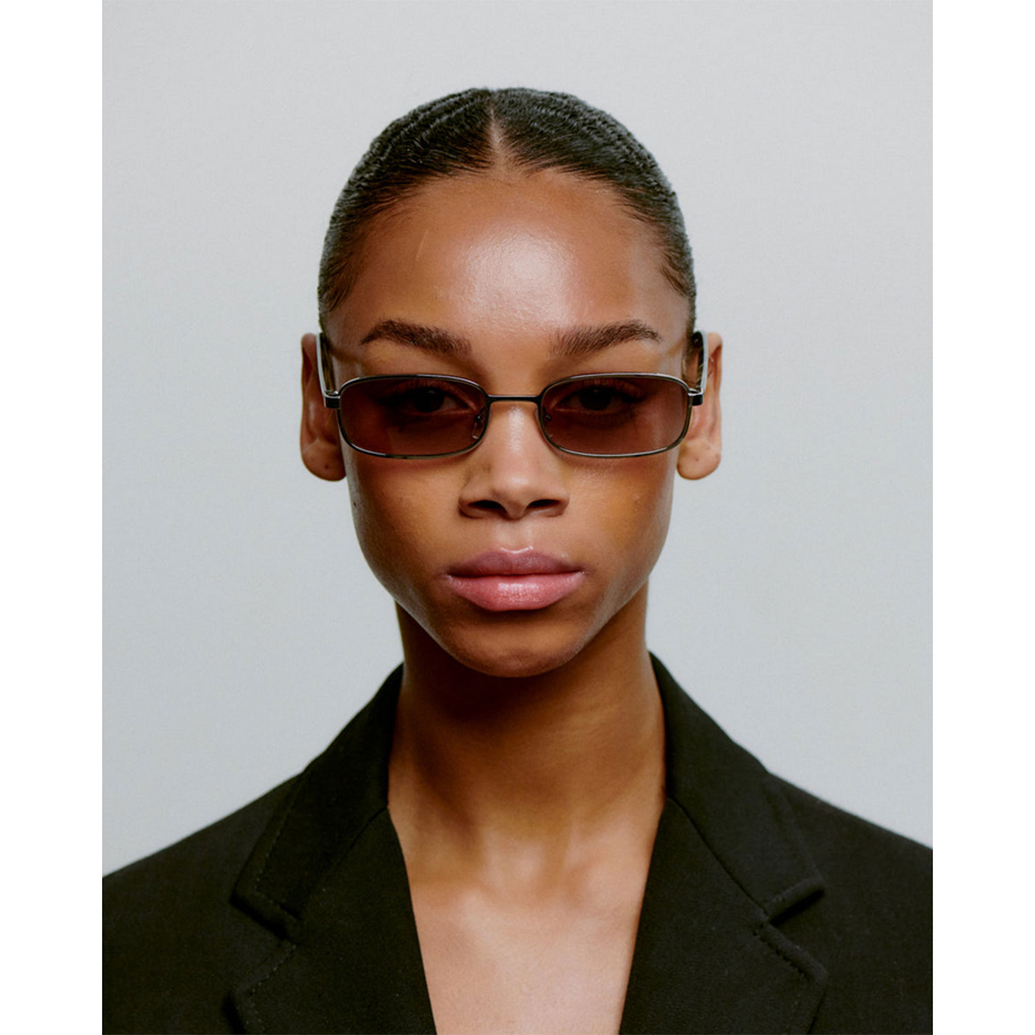 A.Kjaerbede Noah Sonnenbrille in Grau Metallic von A.Kjaerbede Model vorne