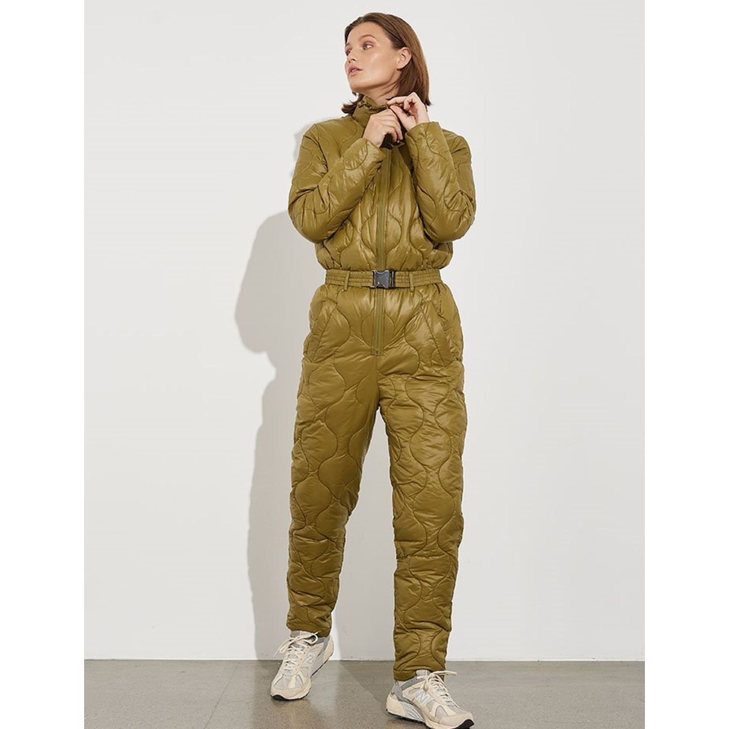 Global Funk Elaina Skianzug olive von Global Funk gesteppt vorne