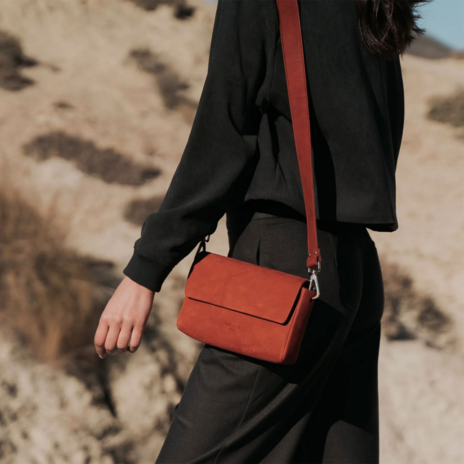 Ann Kurz Pack Large Umhängetasche Suede Lavander Blue