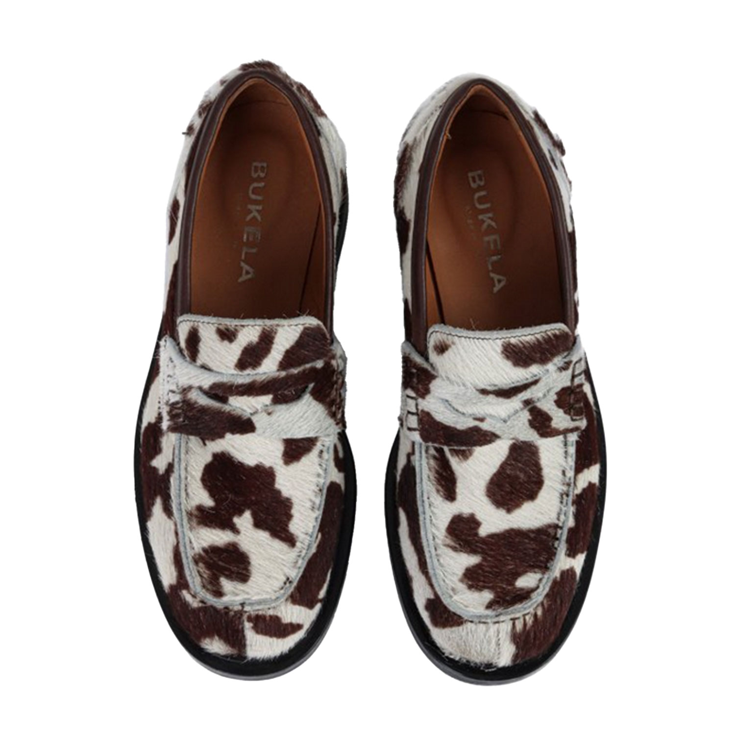 Bukela Patrice Loafer mit Kuhfell-Imitat und Pennyriemen von Bukela. Oben