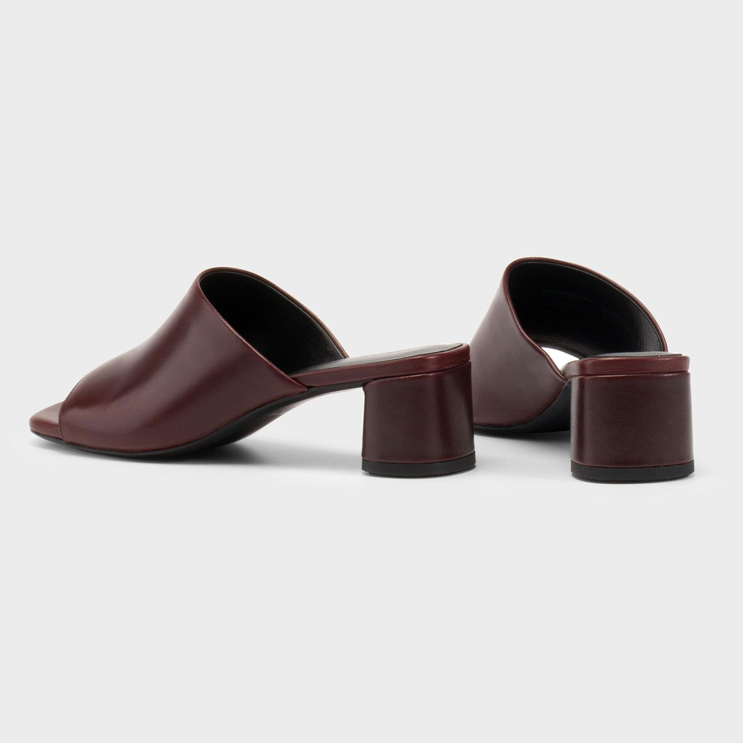 Vagabond Piper Mules Cherry