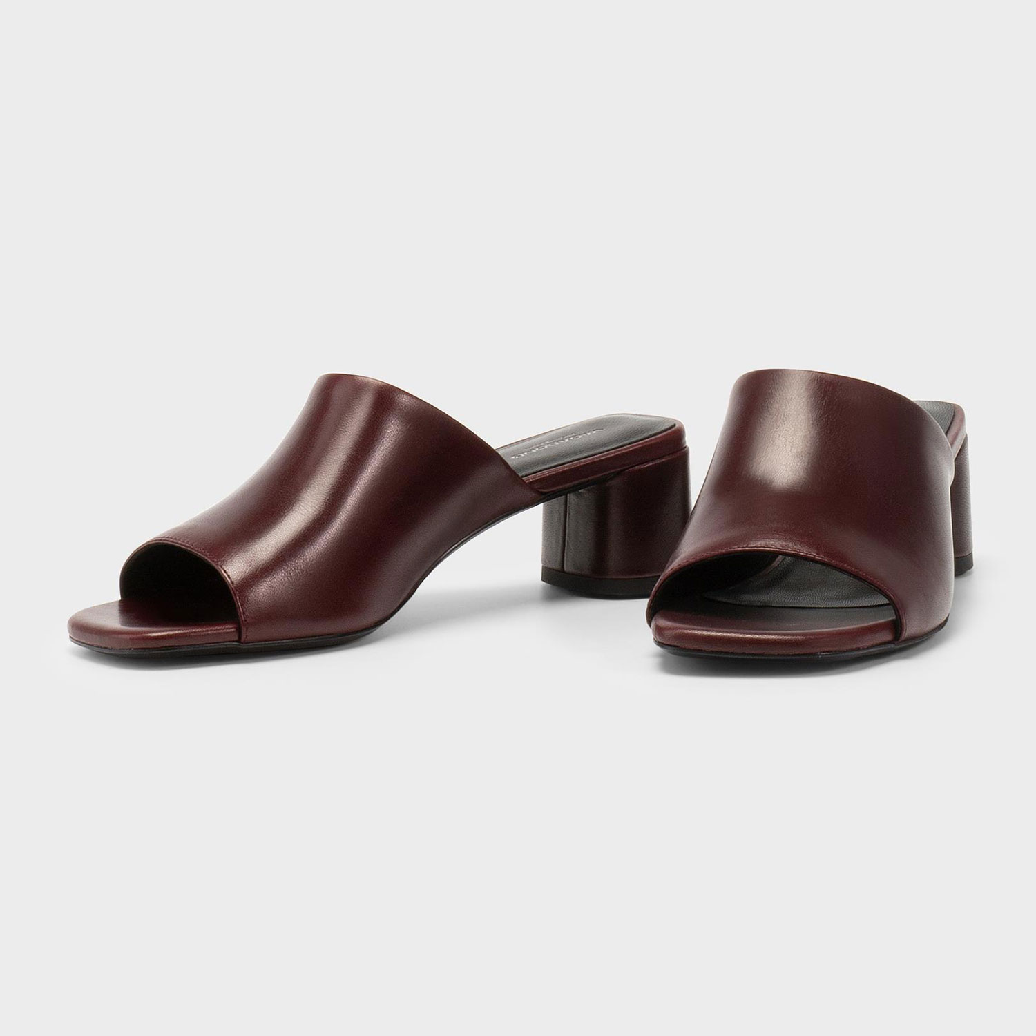 Vagabond Piper Mules Cherry