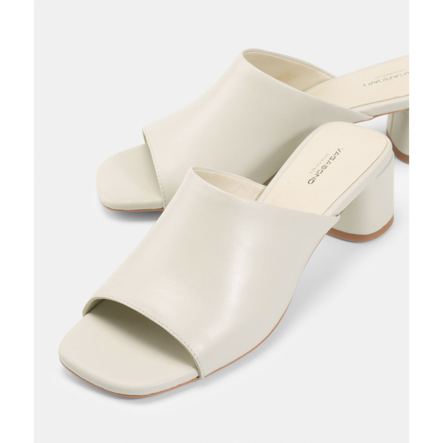 Vagabond Piper Mules Off White