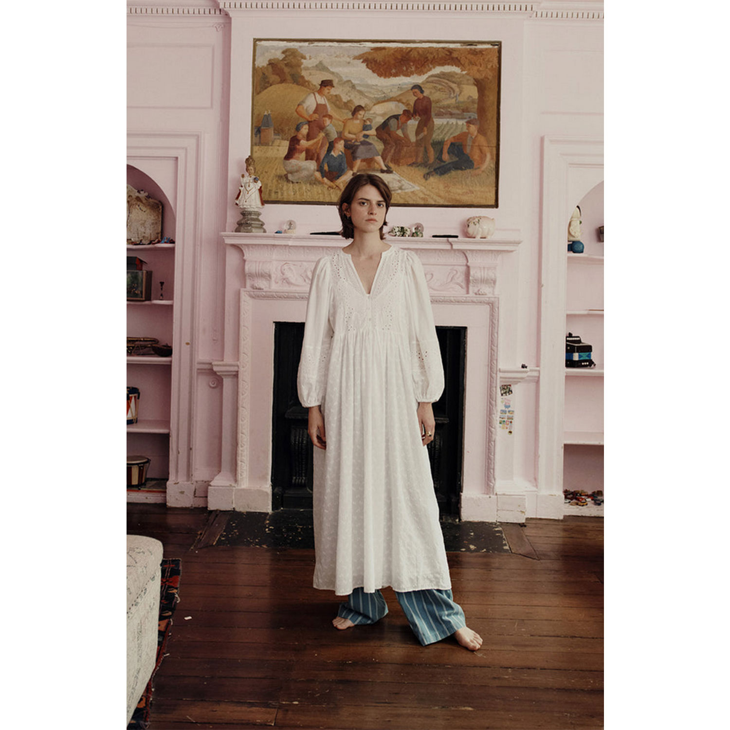 Des Petits Hauts Salama Kleid in Ecru von Des Petits Hauts Model vorne