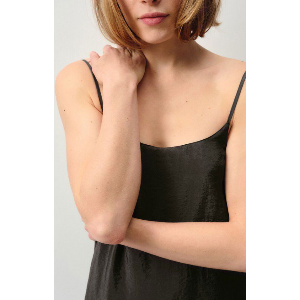 American Vintage Scarow American Vintage Kleid Schwarz Model Detail