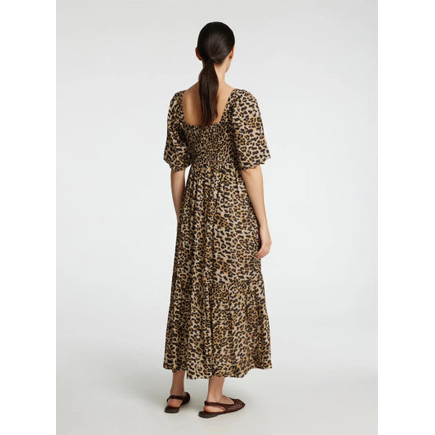 Selected Femme Dora Kleid mit Leopardmuster von Selected Femme Model hinten