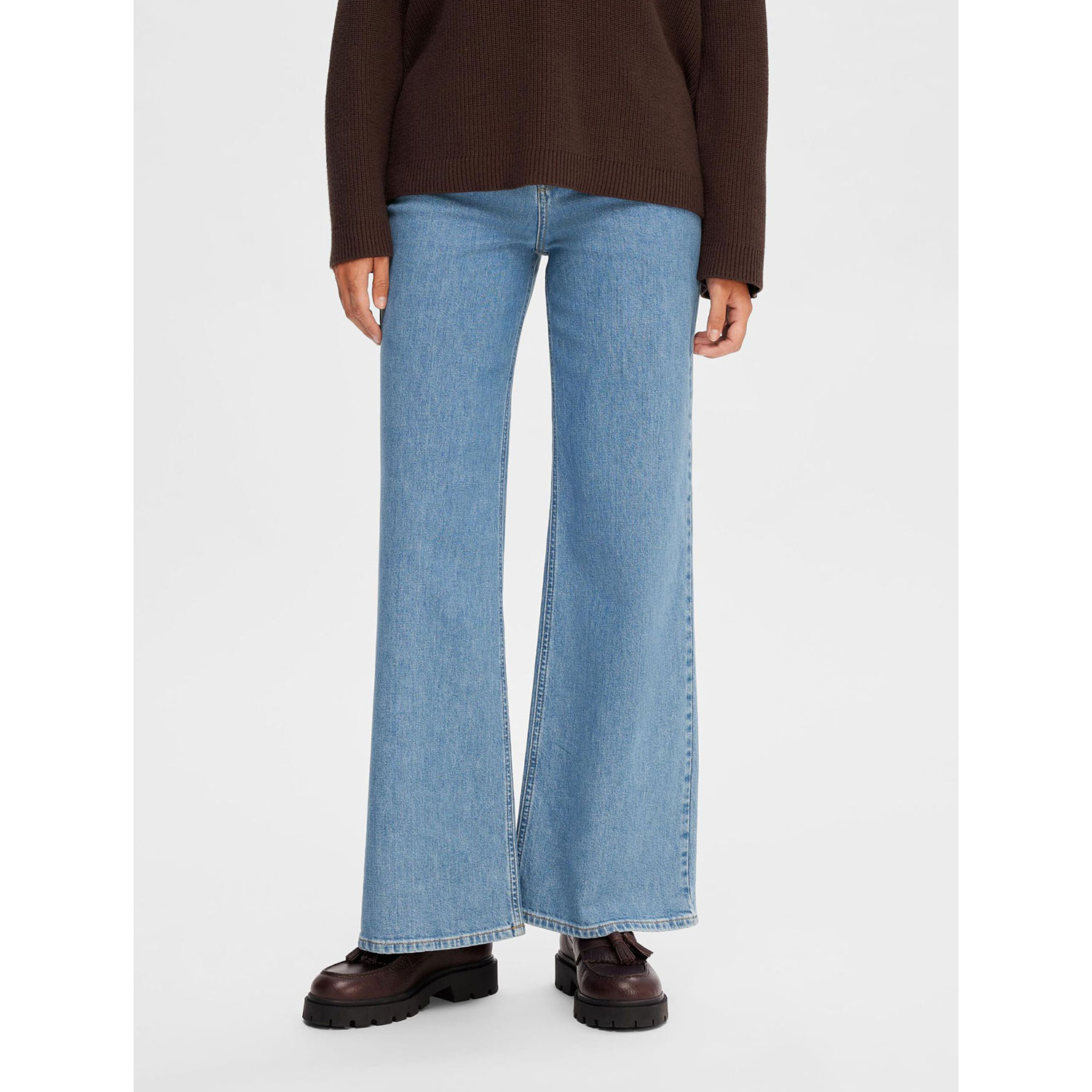 Selected Femme Eloise-Erin Selected Femme Jeanshose Hellblau Model vorne