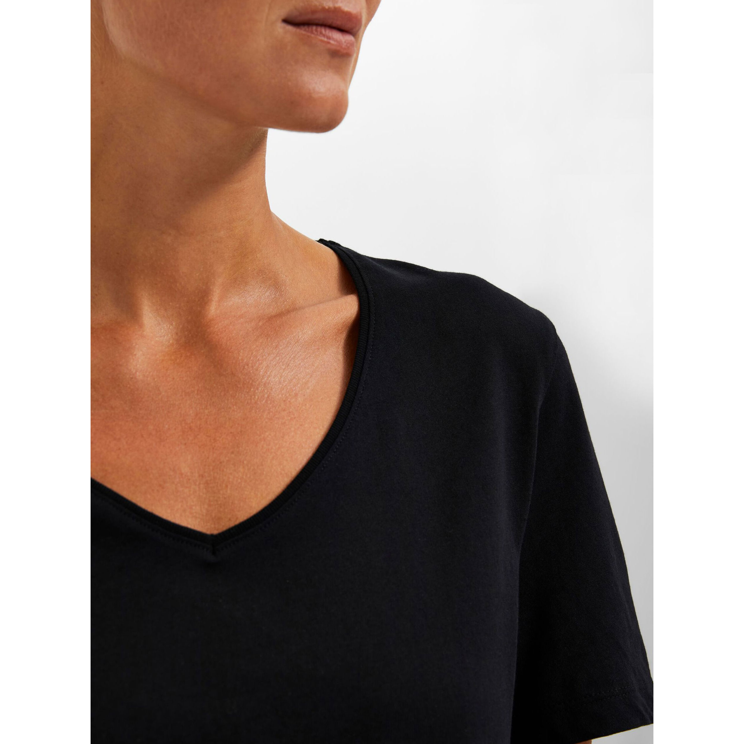 Selected Femme Essential V-Neck T-Shirt Black