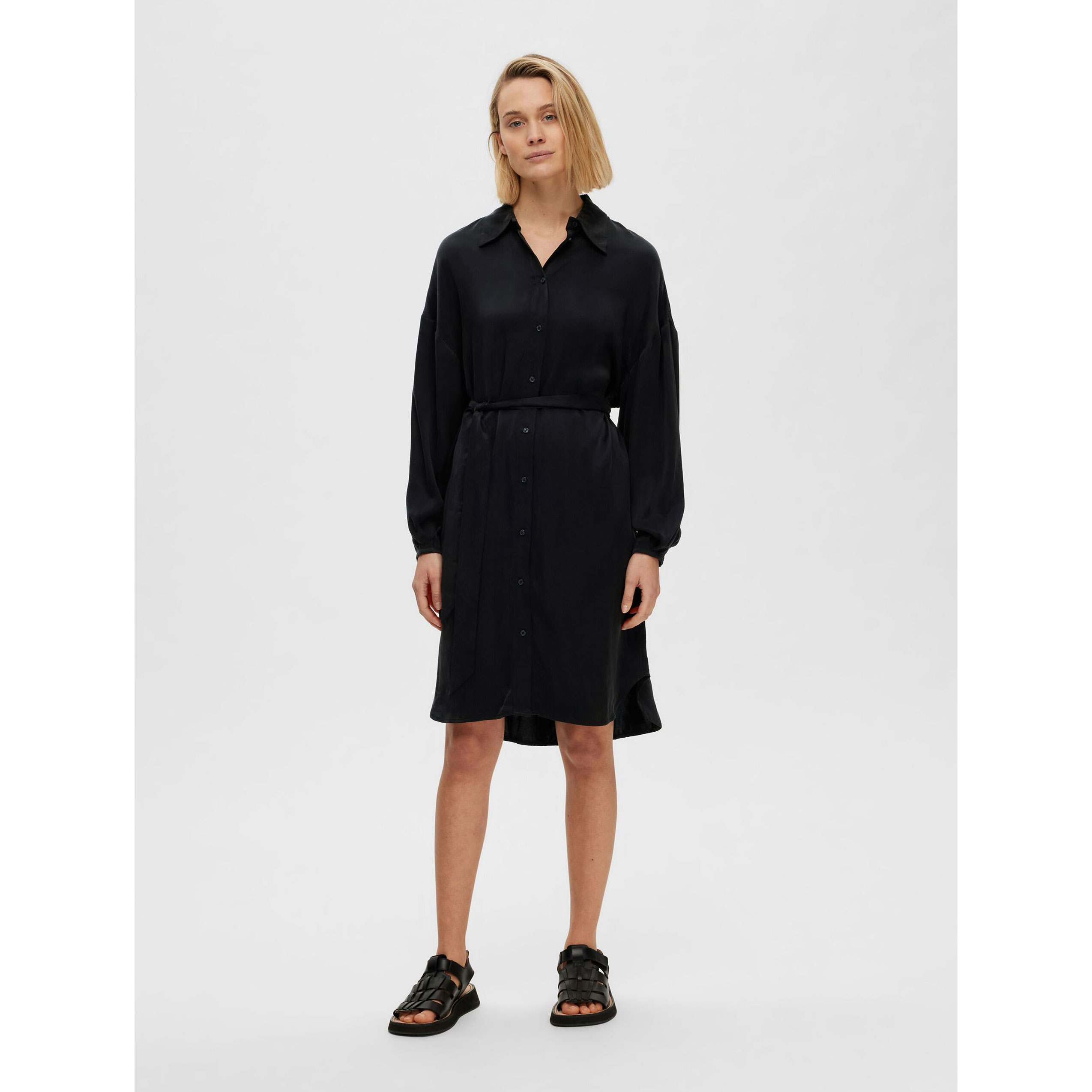 Selected Femme Irene Tonia Selected Femme Kleid Schwarz Model vorne