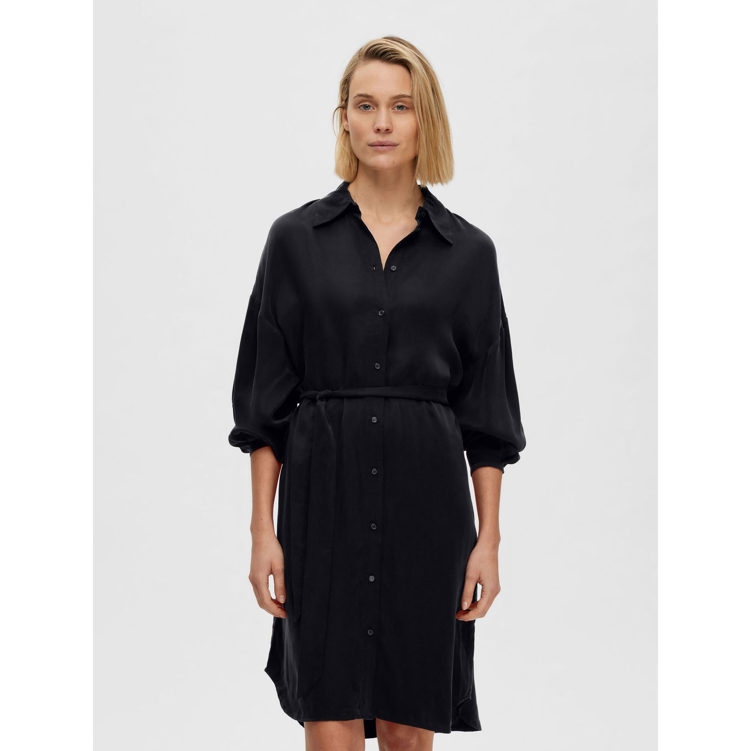 Selected Femme Irene Tonia Selected Femme Kleid Schwarz Model vorne