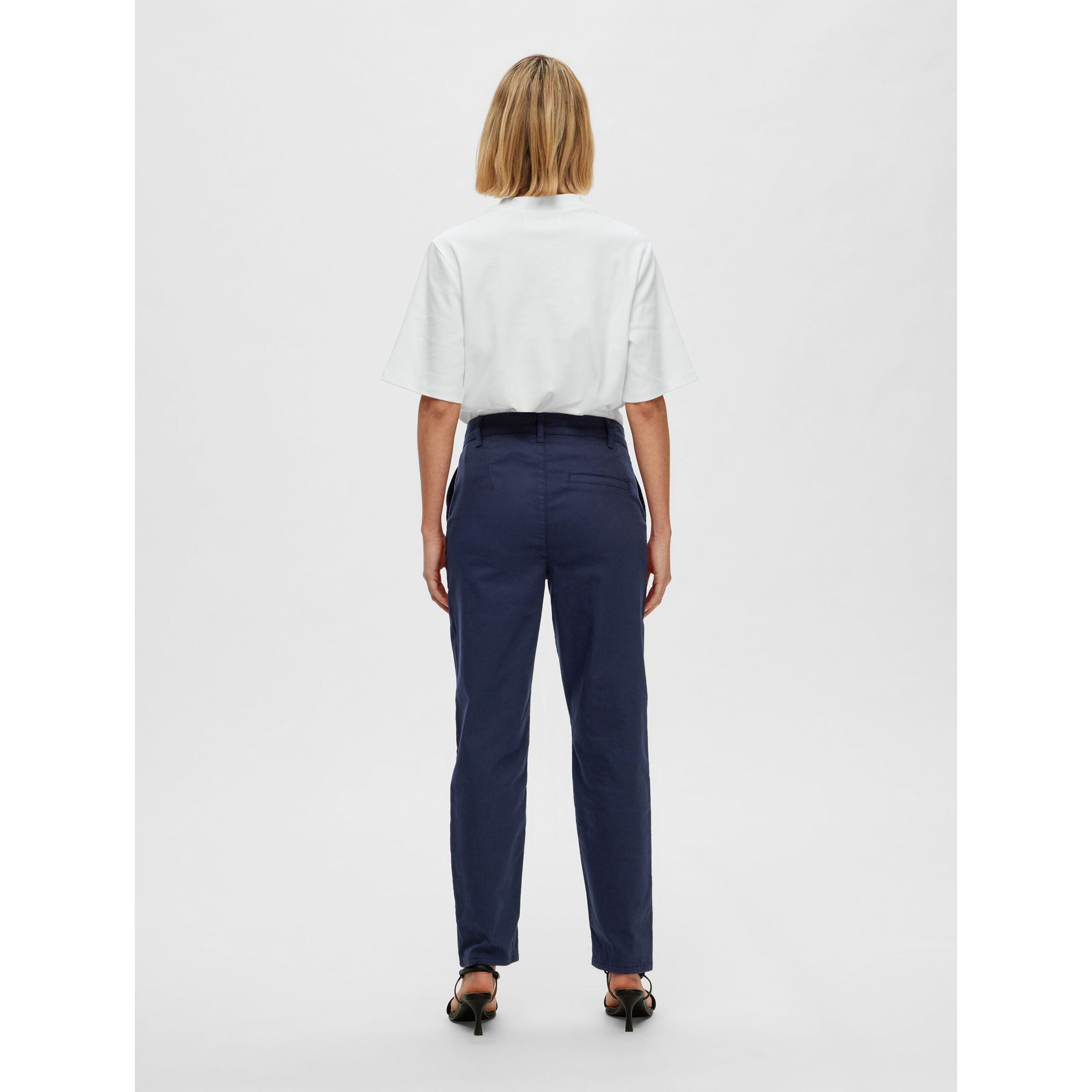 Selected Femme Marina Selected Femme Chinohose Dunkelblau Model hinten