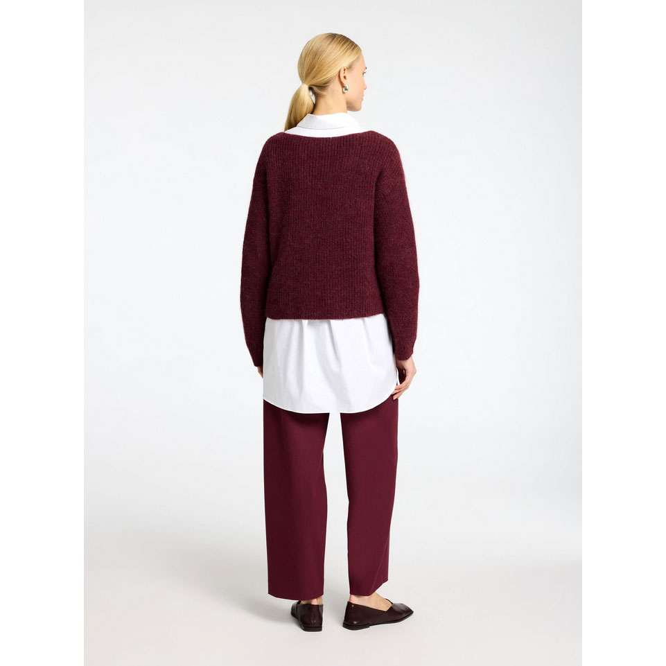 Selected Femme Sine Pullover in Bordeaux von Selected Femme Model hinten