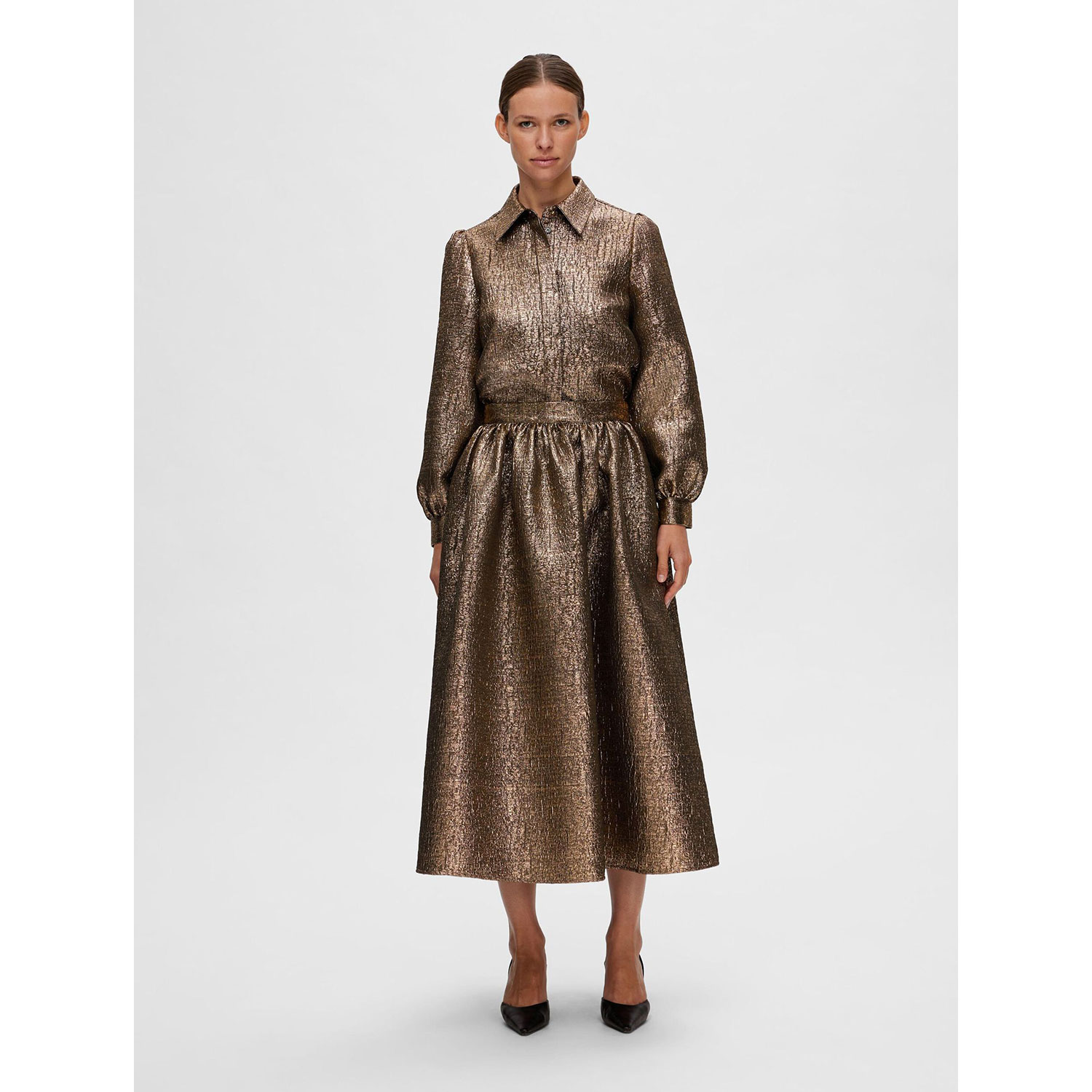 Selected Femme Violet Selected Femme Jupe Gold Model vorne