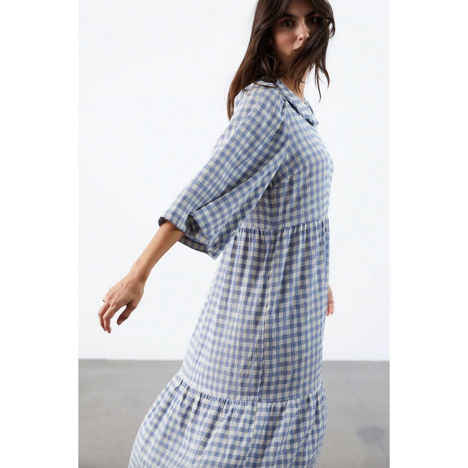 Lolly's Laundry Sonya Lollys Laundry Kleid blau weiss Model seite