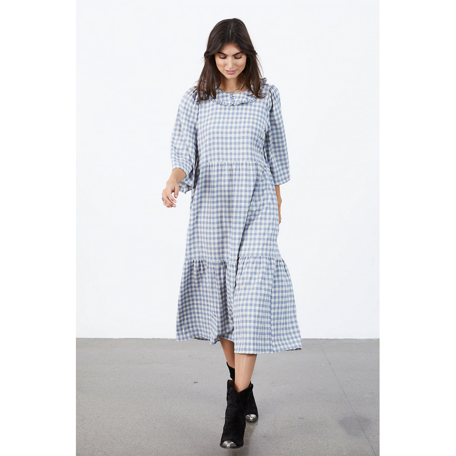 Lolly's Laundry Sonya Lollys Laundry Kleid blau weiss Model vorne