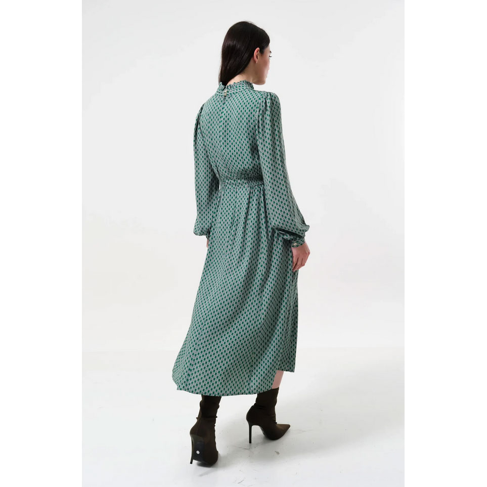 Louche Sorrel Flower Kleid in Türkis gemustert von Louche Model hinten