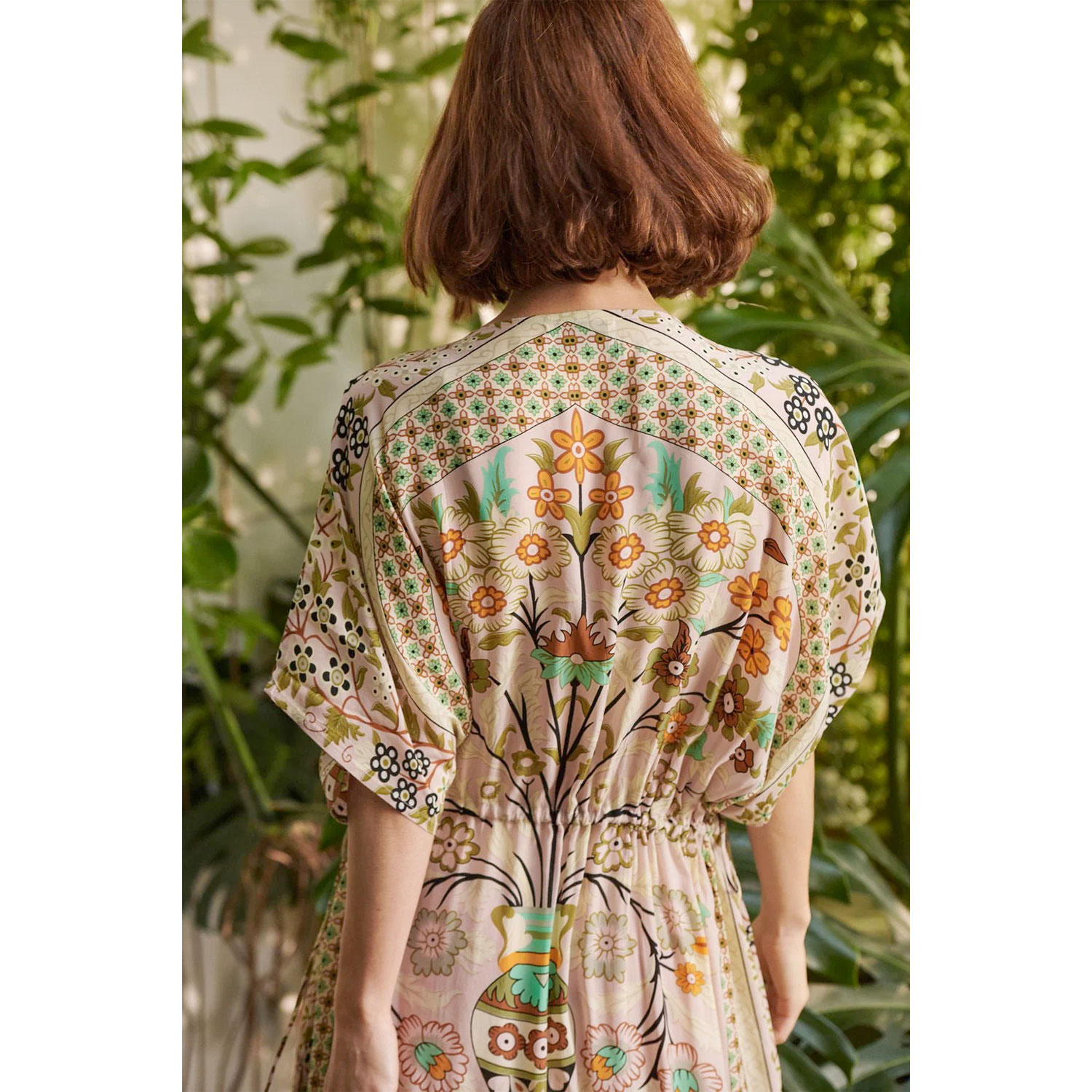 One Hundred Stars String Dress Flower Arch Sage