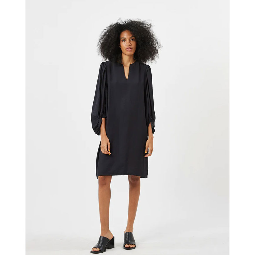 Minimum Structuria Kleid Black