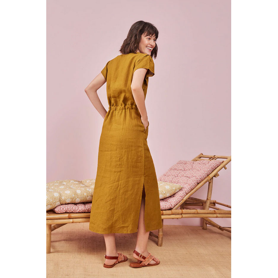 Des Petits Hauts Takoua Des Petits Hauts Kleid grün Model hinten