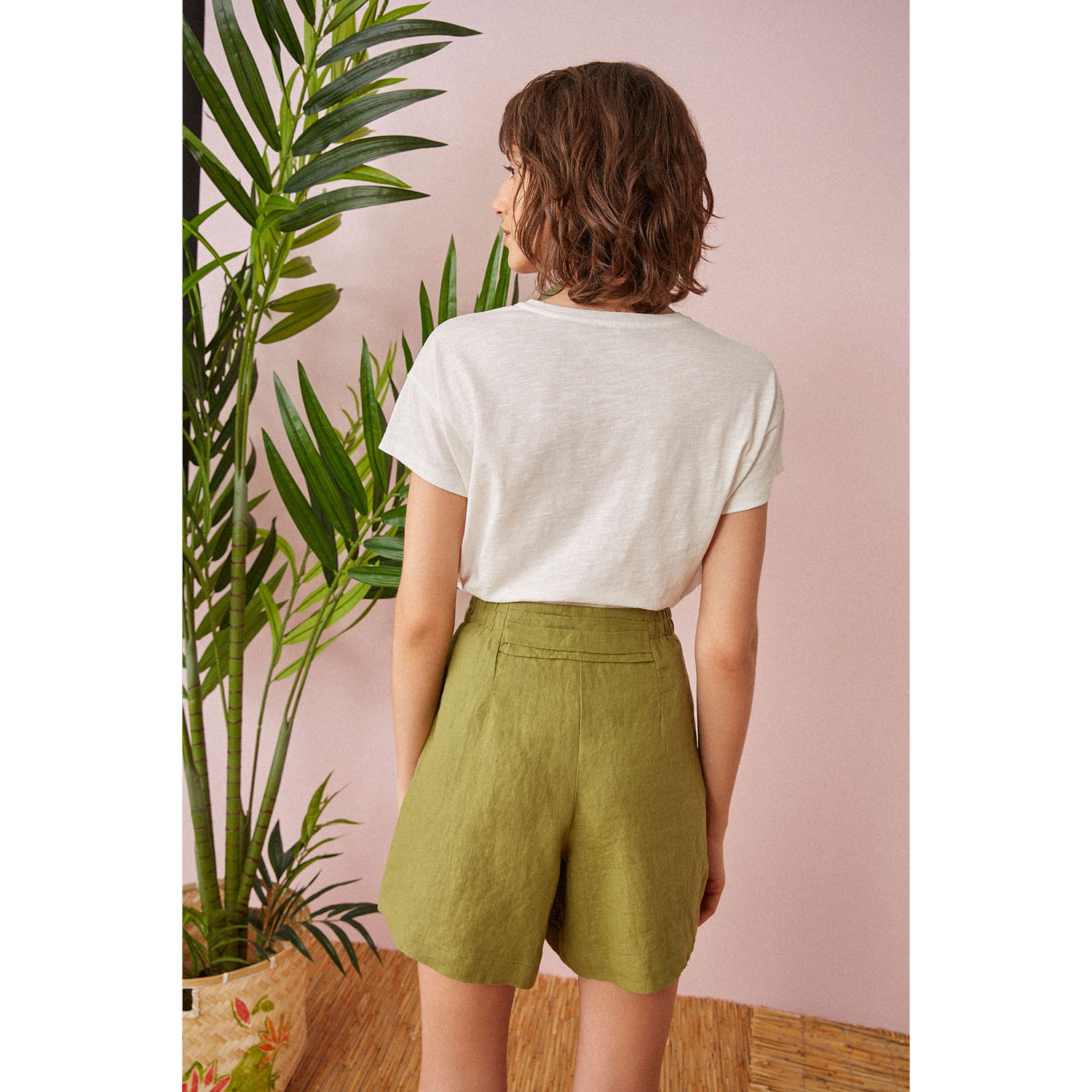 Des Petits Hauts Tang Des Petits Hauts Shorts Grün Model hinten