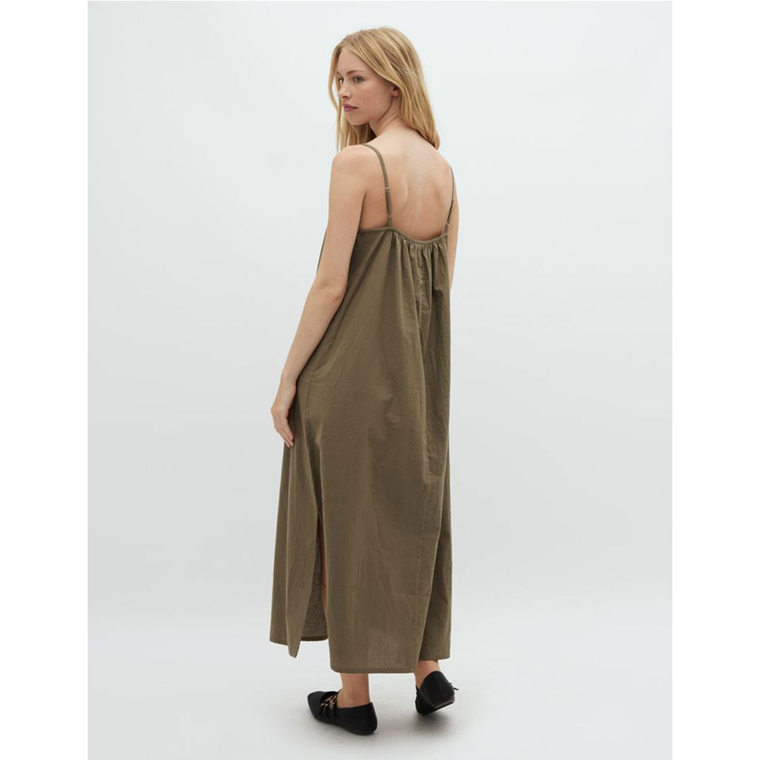 mbyM Teslana mbyM Kleid Olivegrün Model hinten