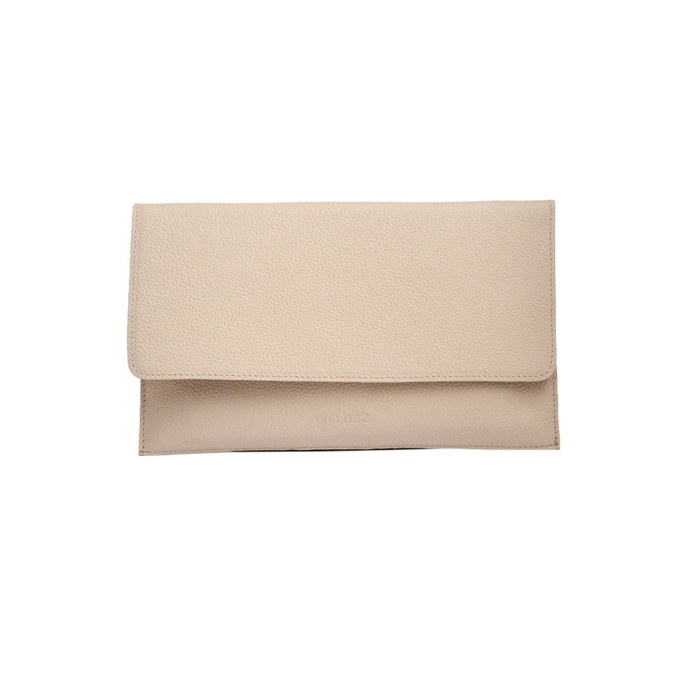 Ann Kurz Thin Clutch in Ecru von Ann Kurz vorne