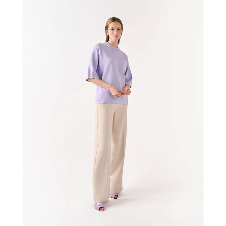 Another Label Uzma Another Label Pullover Lila Model vorne