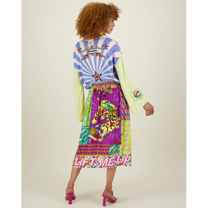 Me369 Vanessa Me369 Jupe mit mehrfarbigem Druck Model hinten