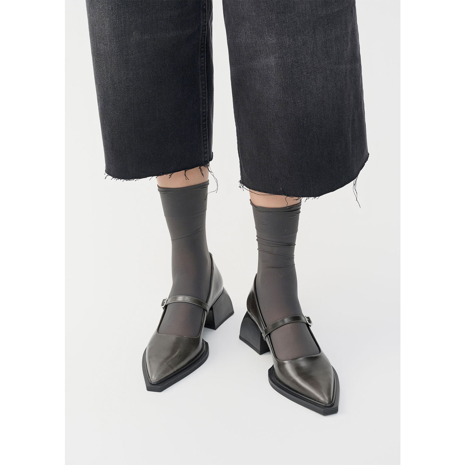 Vagabond Vivian Maryjane Schuhe in Schwarz von Vagabond Detail Model