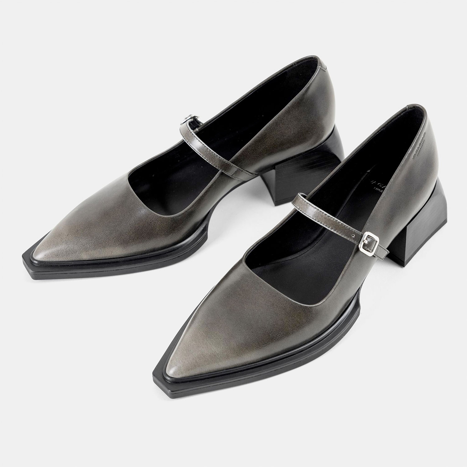 Vagabond Vivian Maryjane Schuhe in Schwarz von Vagabond vorne